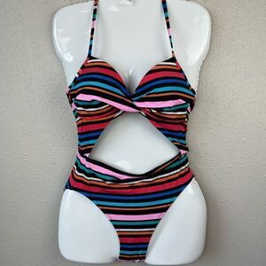 NWOT Sun Dazed One Piece Swim Suit Size S 32 B Cup